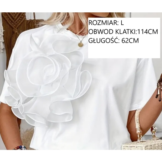 bialy t-shirt z kwiatem